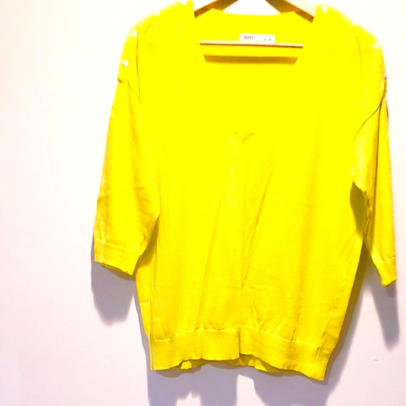 Old Navy Bright Yellow Sweater - Size M 💛 - Picture 3 of 7